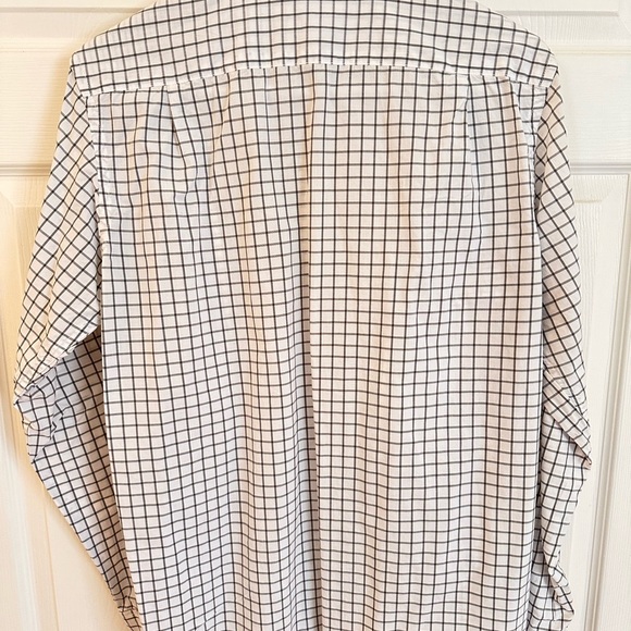 Medium, Old Navy, casual fit, white and brown checkered long sleeve button down - Picture 2 of 3